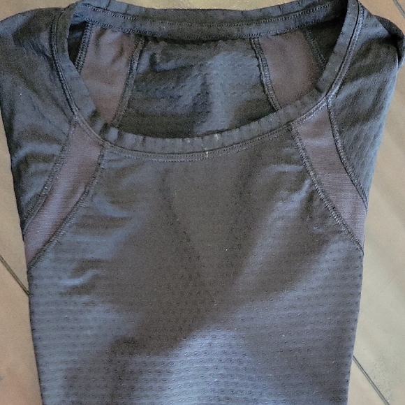 Athleta Black Textured Tee - Picture 8 of 8